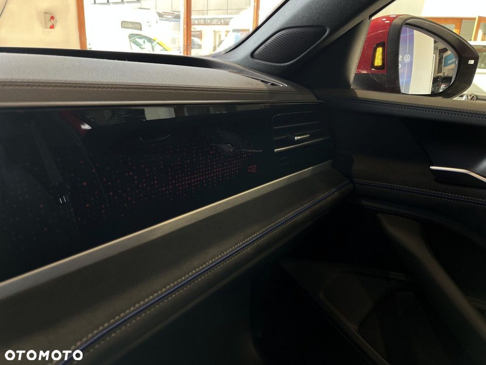 Volkswagen Passat Variant 2.0 TDI SCR R-Line Plus DSG - 23