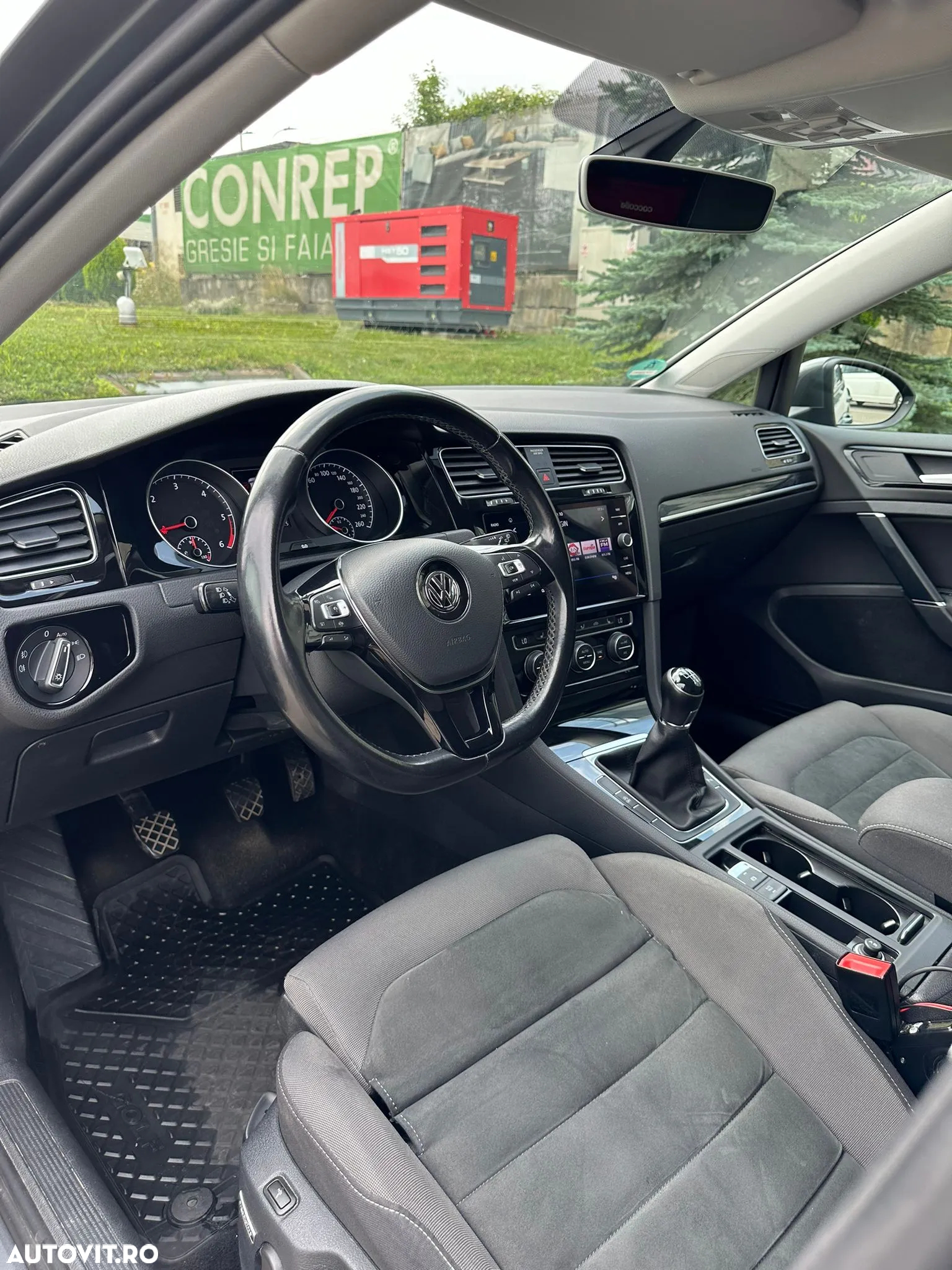 Volkswagen Golf 2.0 TDI Highline - 16
