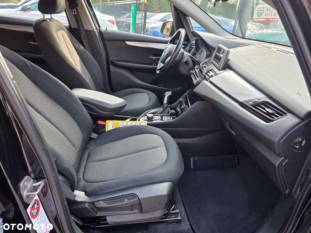 BMW Seria 2 218i - 18
