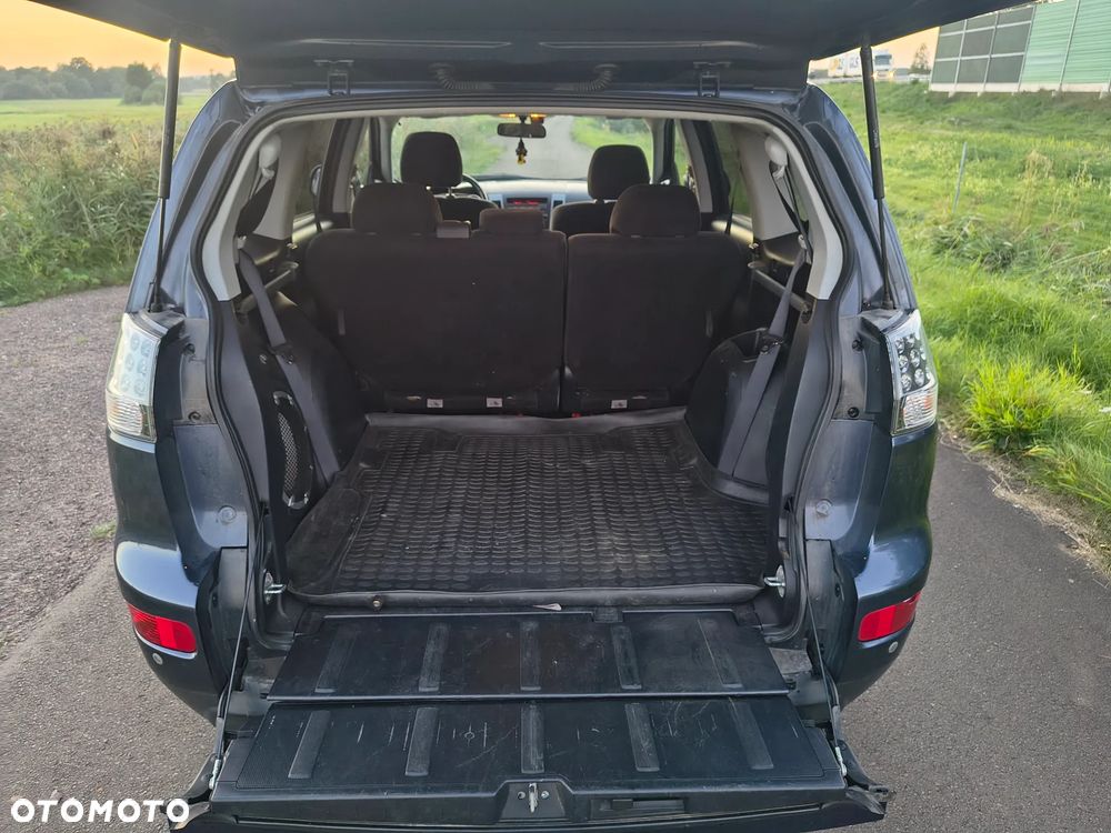 Mitsubishi Outlander 2.4 4WD Intense - 30