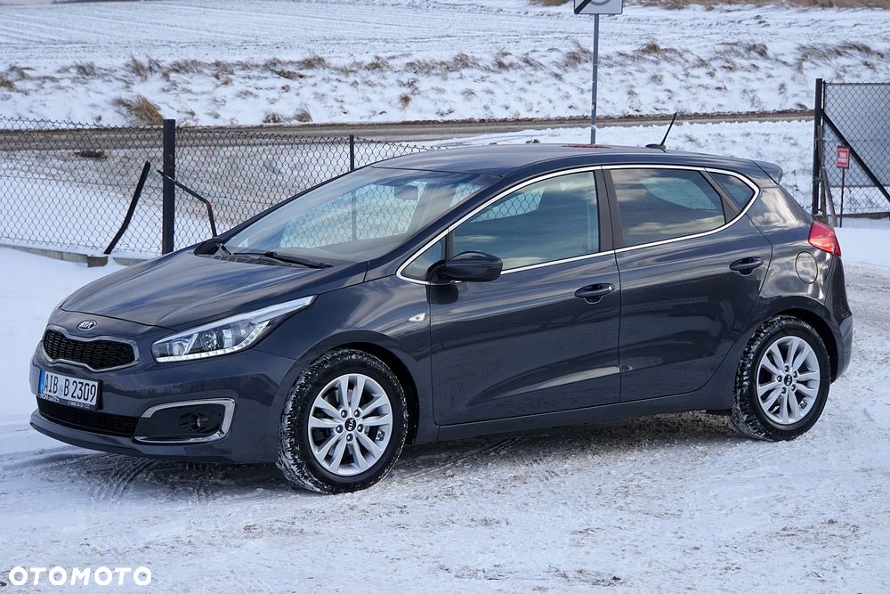 Kia Ceed 1.6 GDI Dream Team Edition - 12