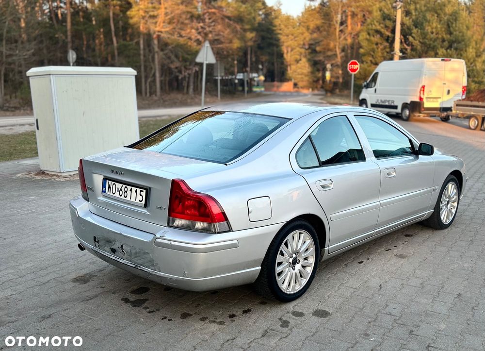 Volvo S60 2.5T Momentum - 5