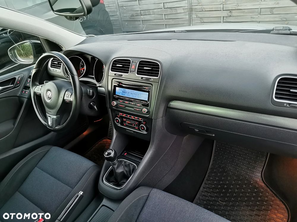 Volkswagen Golf - 22