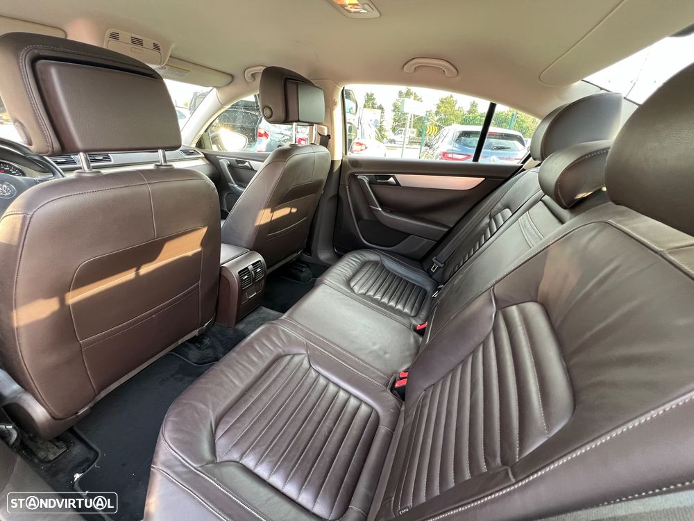 VW Passat 2.0 TDI Edition Confort. DSG - 12