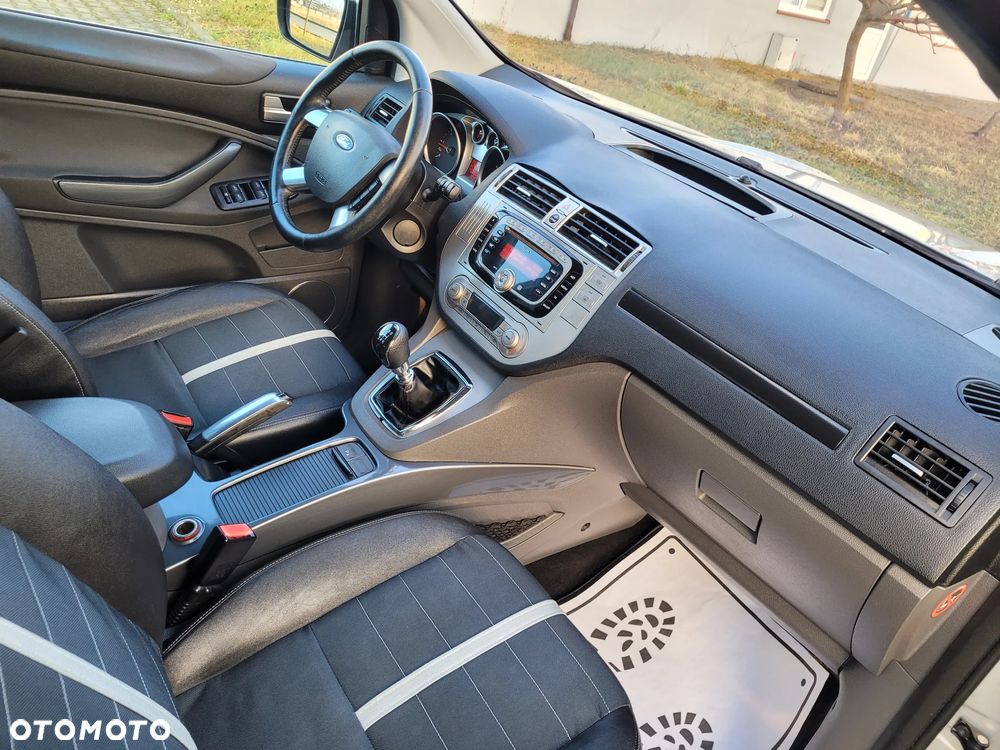 Ford Kuga 2.0 TDCi 2x4 Titanium - 17