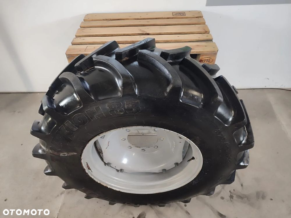 Koło przednie R28 MASSEY FERGUSON 6714 - 3