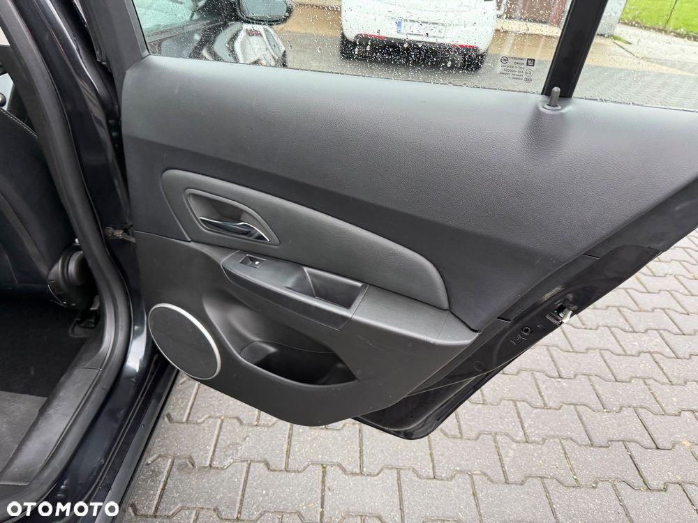 Chevrolet Cruze 1.8 LS+ - 15
