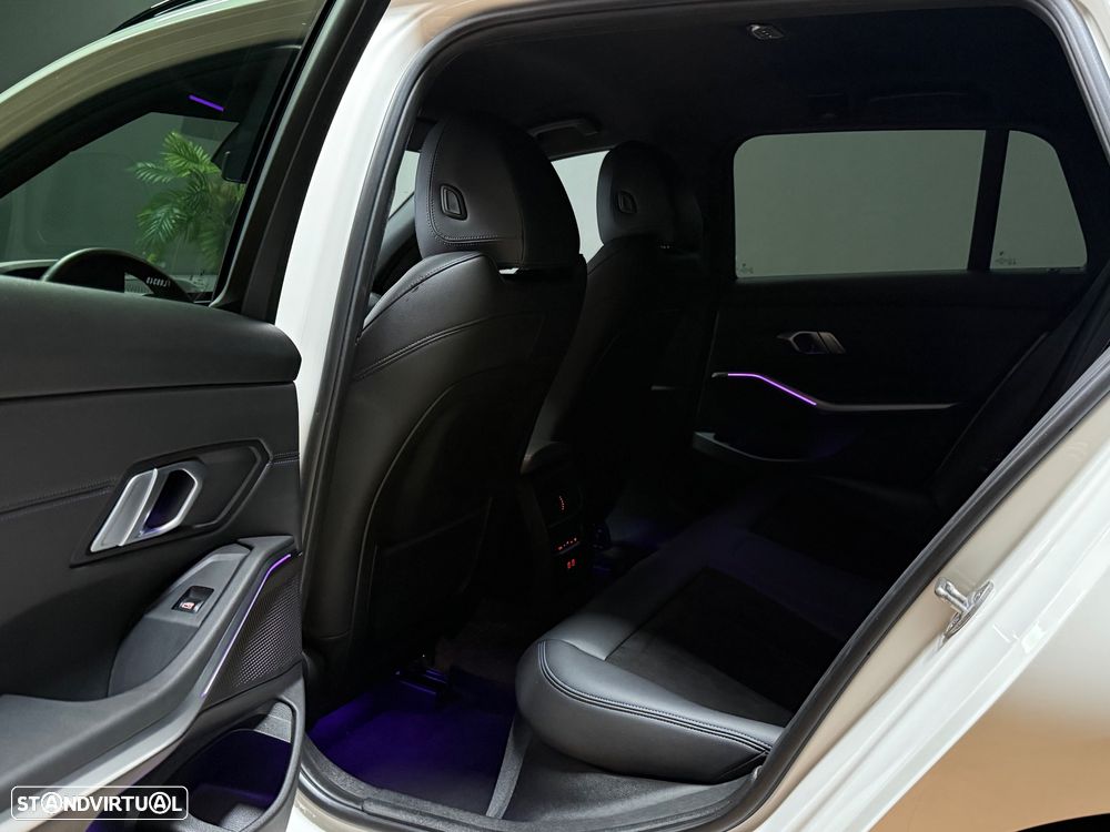 BMW 330 e Pack Desportivo M Auto - 24
