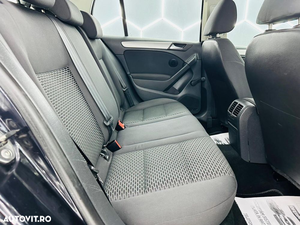 Volkswagen Golf 1.6 TDI DPF BlueMotion - 7