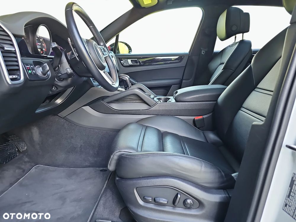Porsche Cayenne Tiptronic S - 17