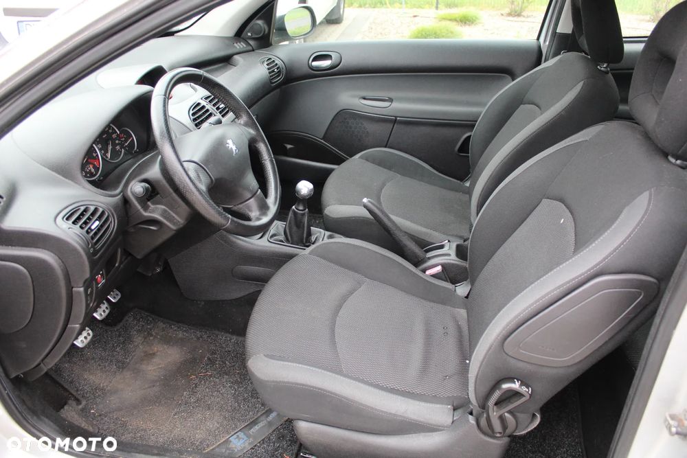 Peugeot 206 75 JBL - 10
