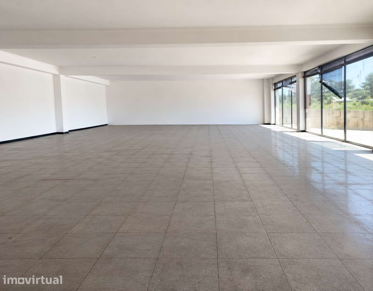 Armazém e Showroom com 1921 m² na Quinta do Anjo - Eixo A2 / A33 - Grande imagem: 3/10
