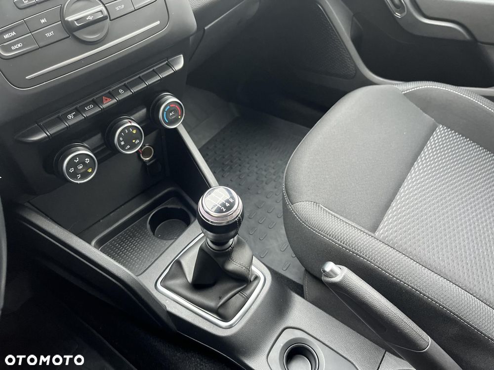 Dacia Duster 1.6 SCe Essential - 15