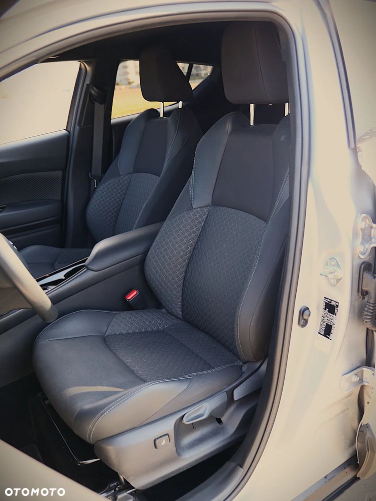 Toyota C-HR 2.0 Hybrid Style - 24