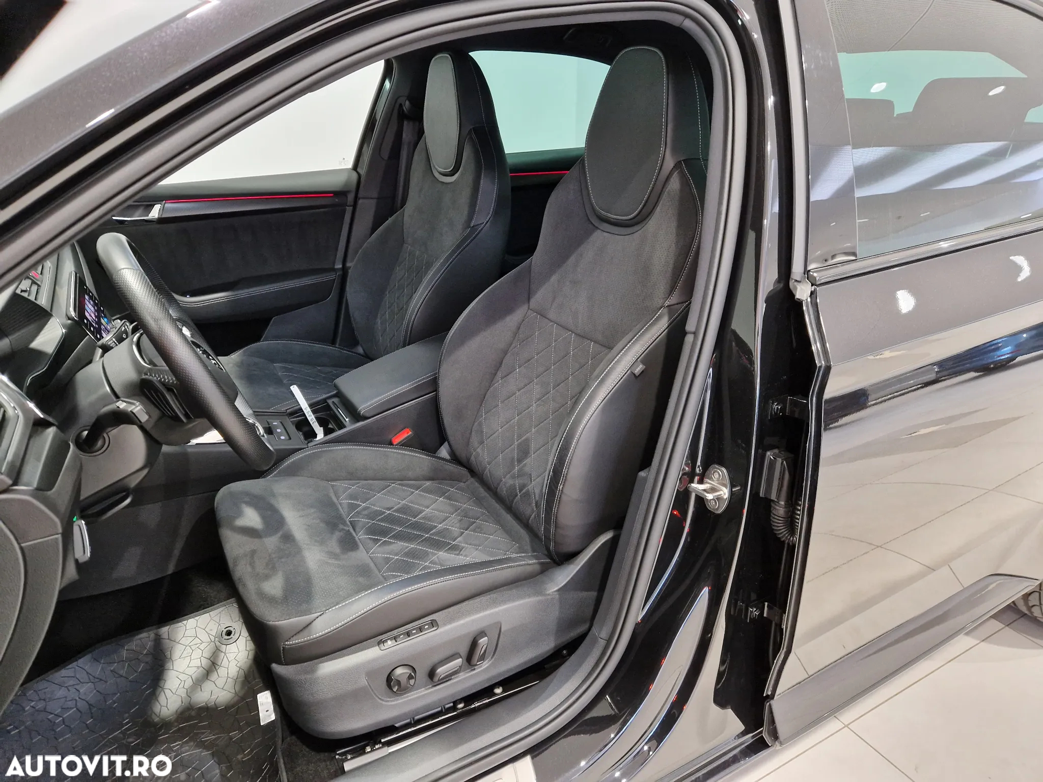Skoda Superb 2.0 TSI 4X4 DSG Sportline - 11