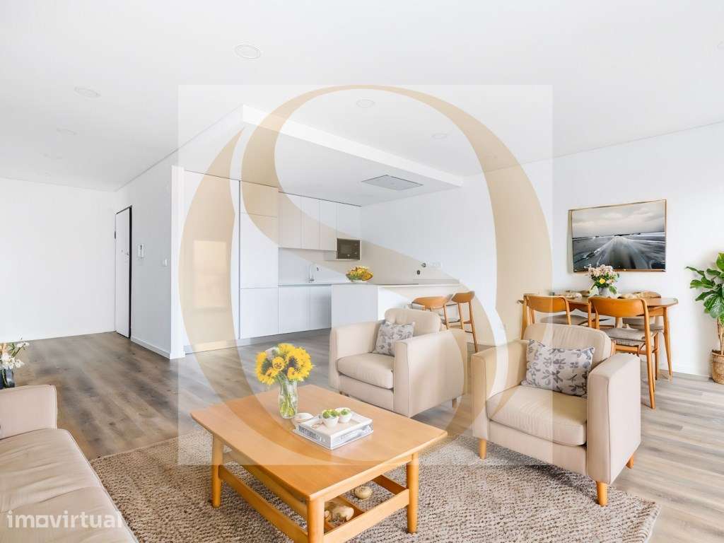 Apartamento T2 com Suite, Varanda e 2 Estacionamentos - Grande imagem: 3/20