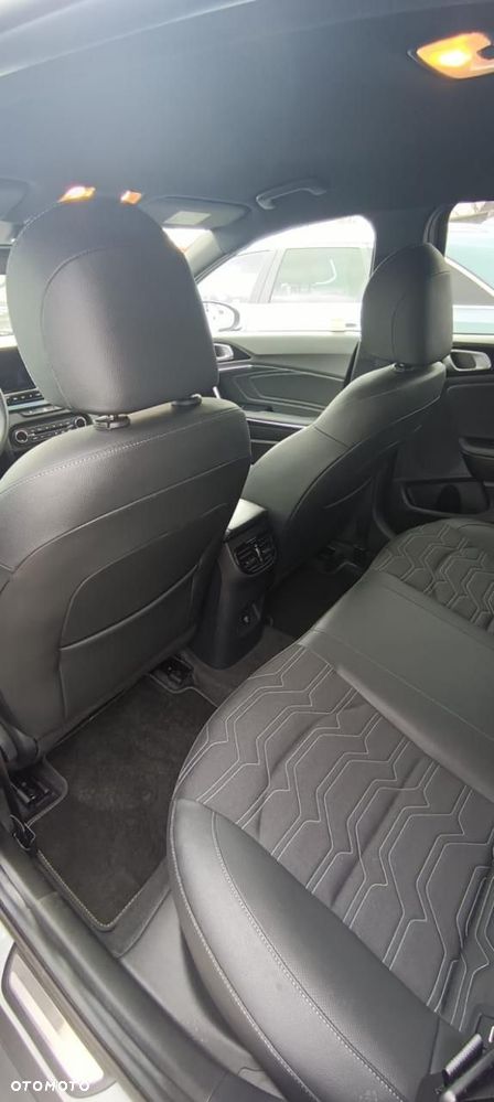 Kia Ceed - 9