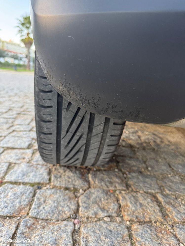 Opel Adam 1.0 Start/Stop Rocks 120 Anos - 13