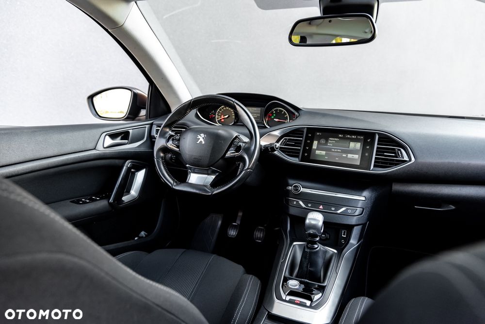 Peugeot 308 PureTech 130 Stop & Start Allure - 24
