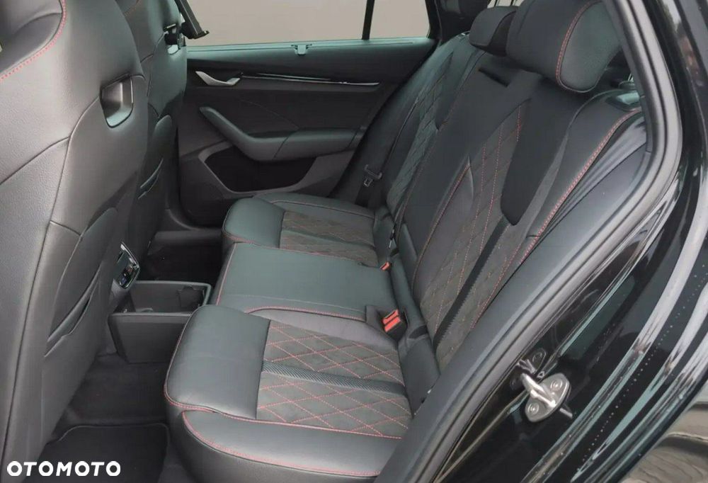 Skoda Octavia 2.0 TSI RS DSG - 9