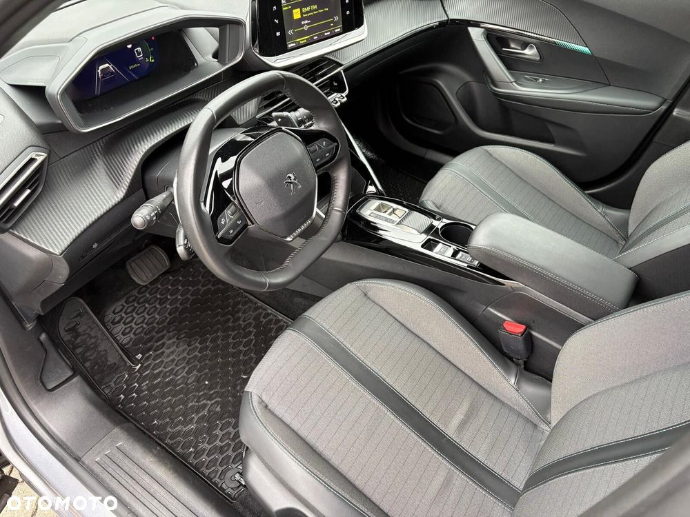 Peugeot 2008 - 11