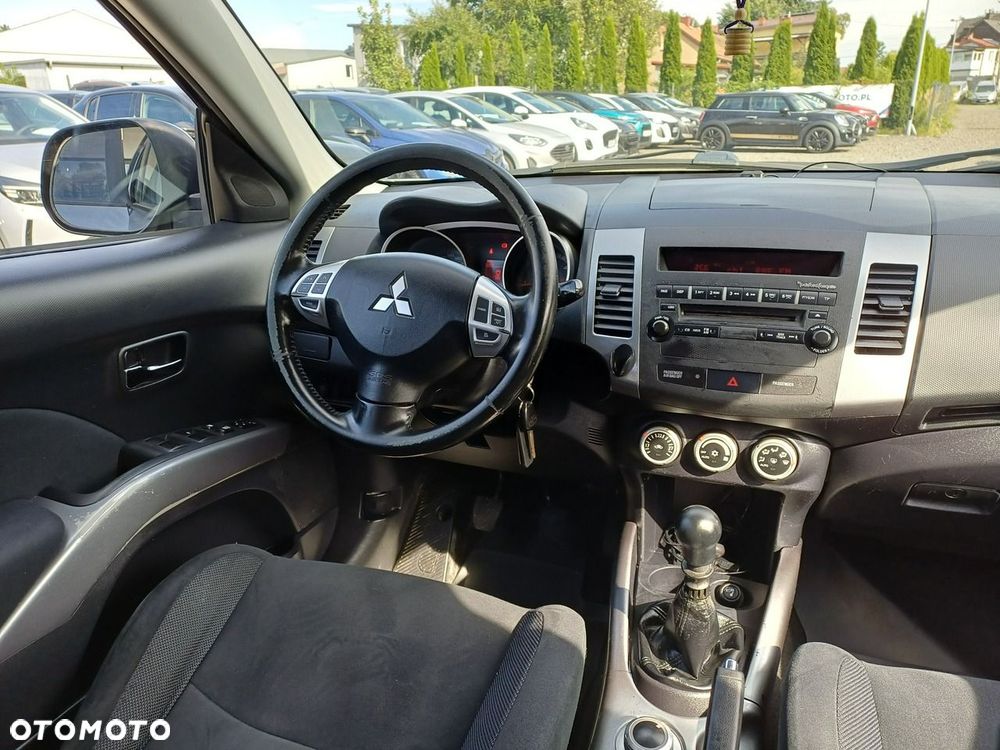 Mitsubishi Outlander - 20