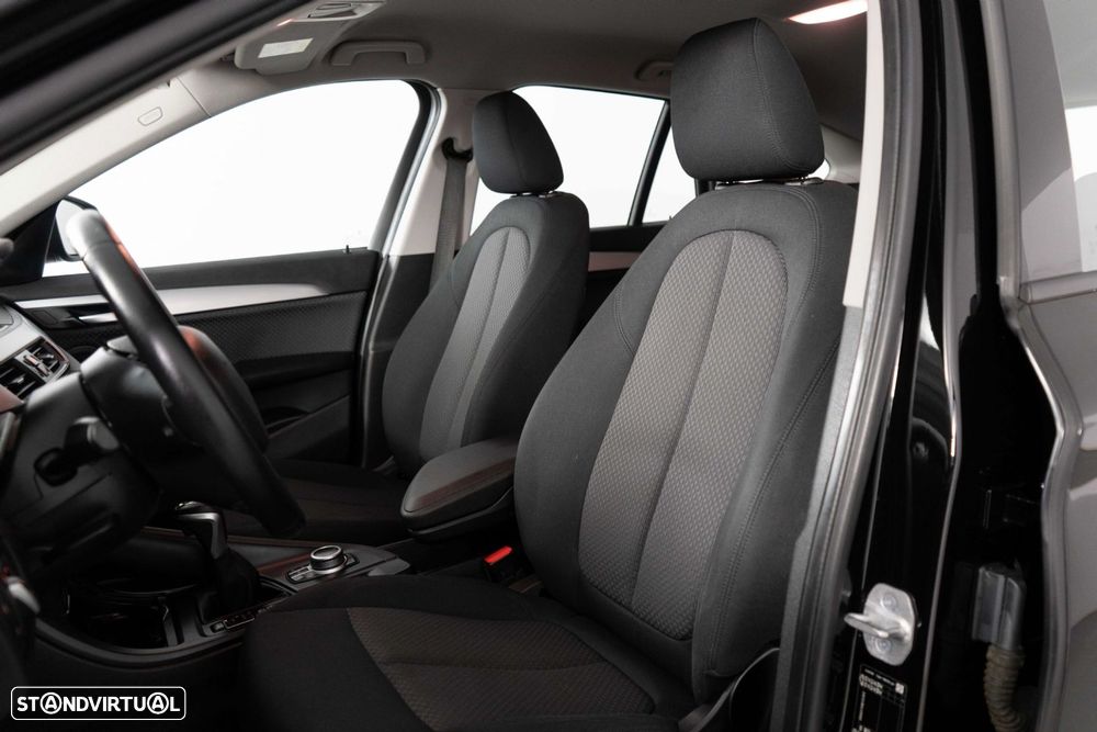 BMW X1 25 e xDrive Corporate Edition - 8