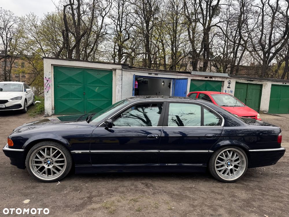 BMW Seria 7 740i - 7