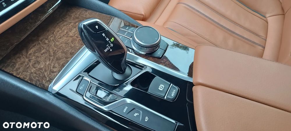 BMW Seria 5 530e iPerformance Luxury Line - 32
