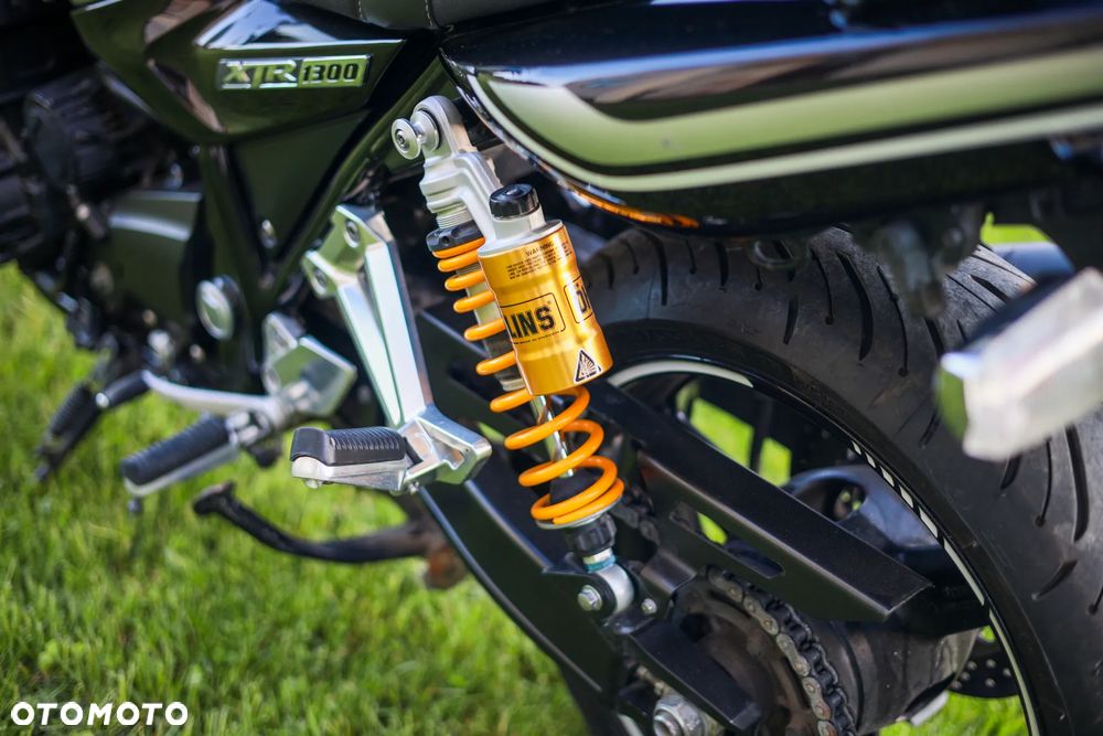 Yamaha XJR - 7