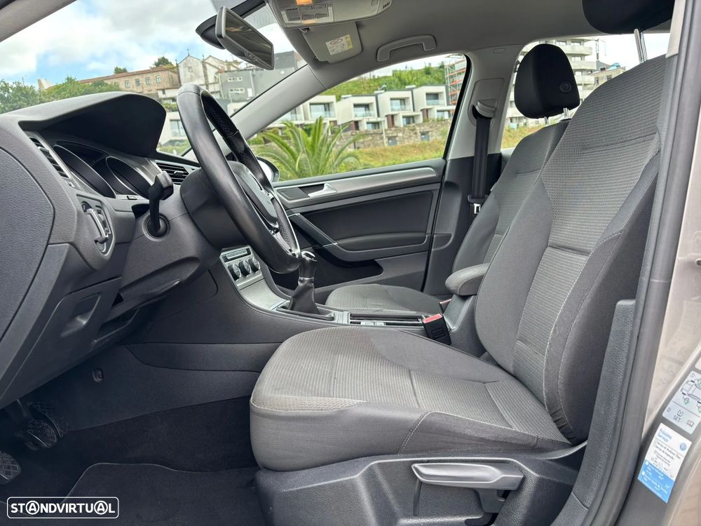 VW Golf 1.6 TDi R-Line - 6