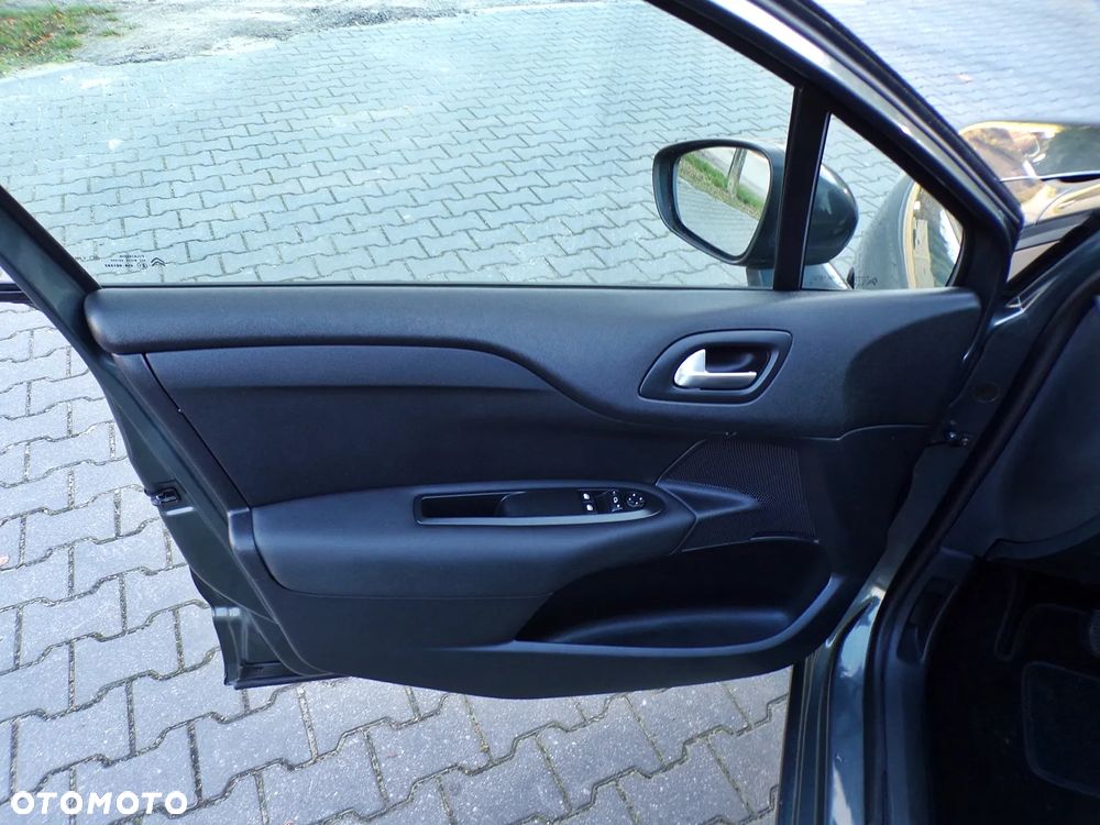 Citroën C4 HDi 90 Attraction - 17