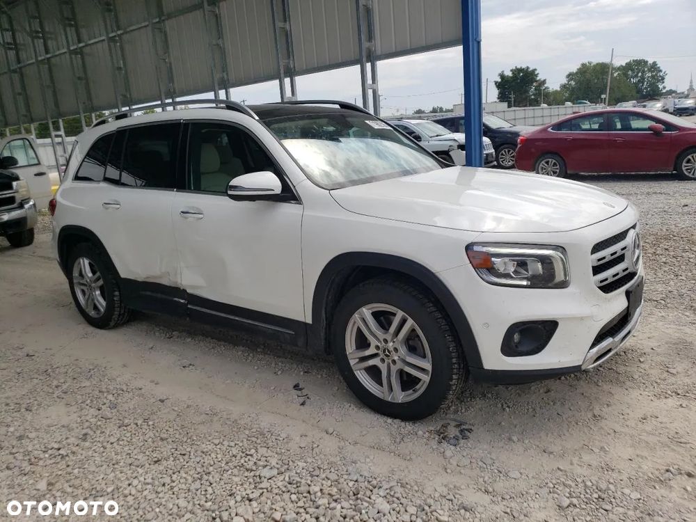 Mercedes-Benz GLB 250 4-Matic 8G-DCT - 5