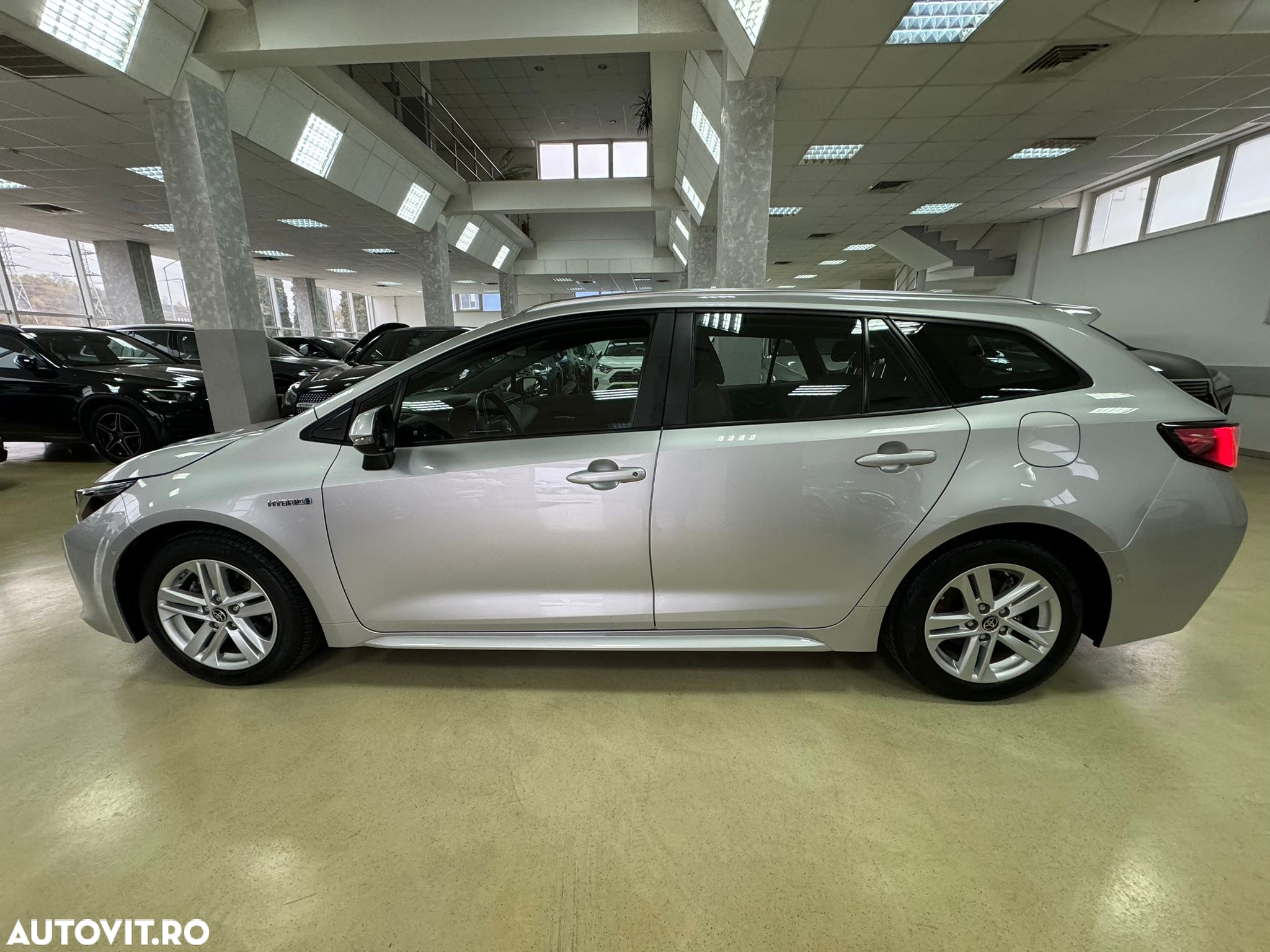Toyota Corolla 1.8 HSD Business - 9