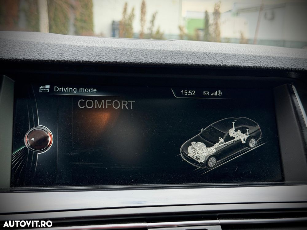 BMW Seria 5 520d Aut. - 33