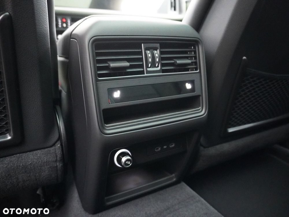 Porsche Cayenne E-Hybrid PHEV Black Edition - 36