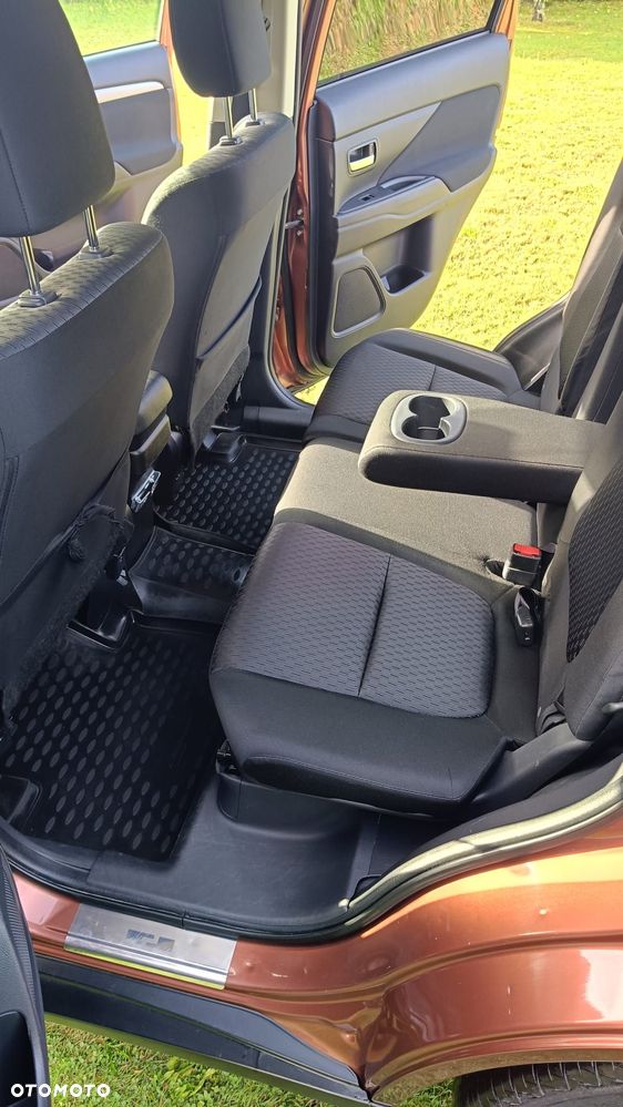 Mitsubishi Outlander 2.4 SE CVT - 16