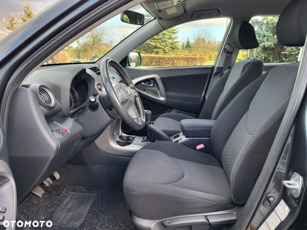 Toyota RAV4 2.0 VVT-i Sol - 11