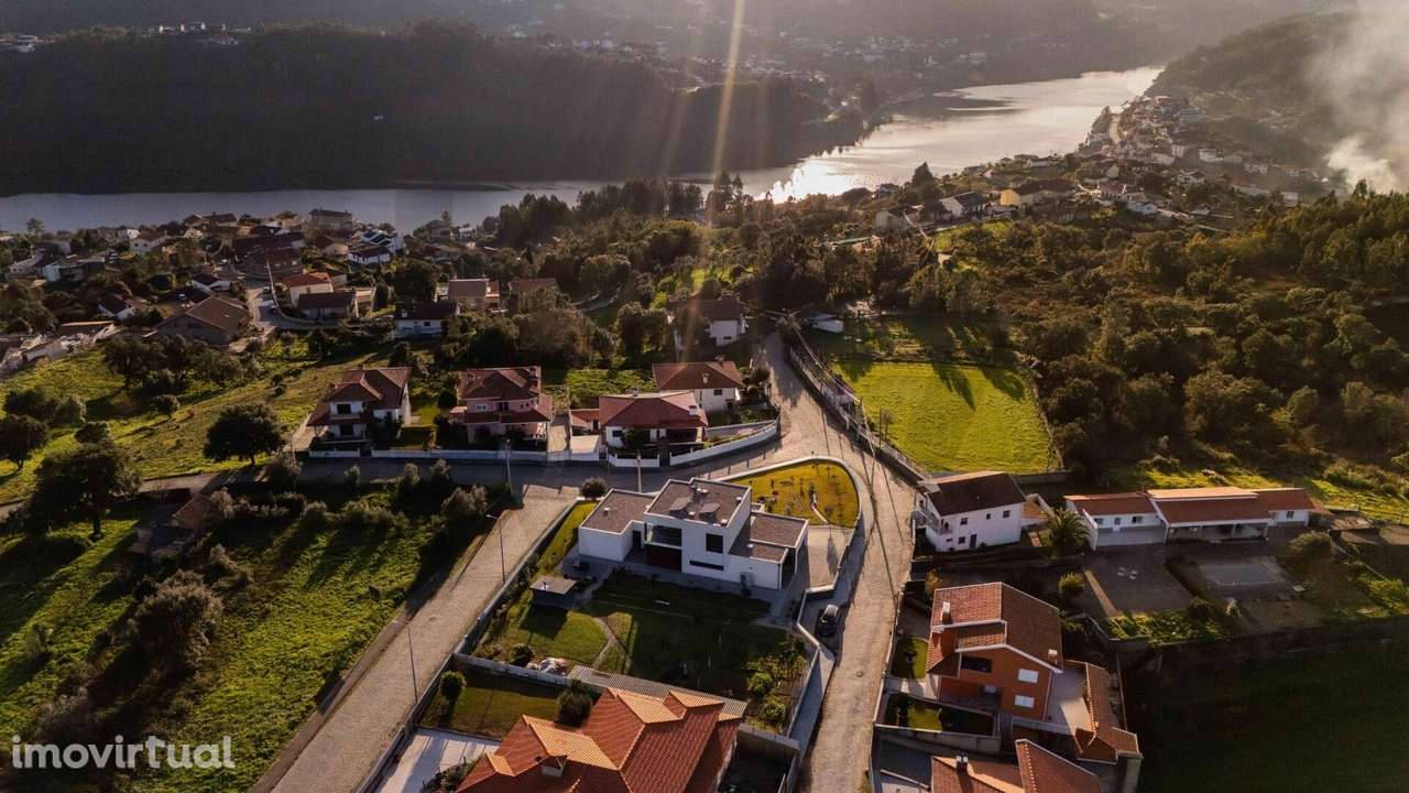 Moradia T4 Contemporânea  – Rio Mau, Penafiel - Grande imagem: 2/24