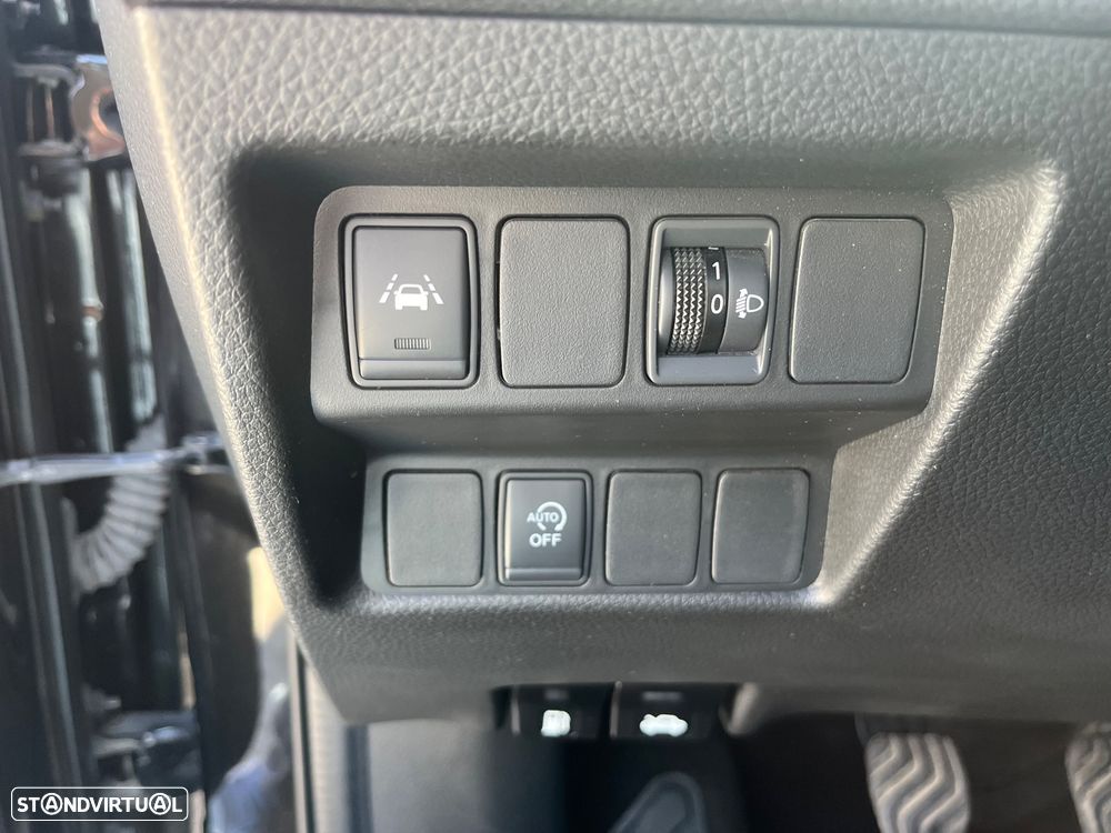 Nissan Qashqai 1.3 DIG-T N-Connecta J18 - 26