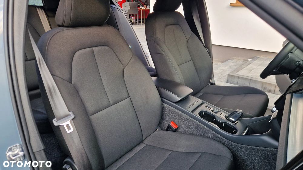Volvo XC 40 T3 Momentum - 19