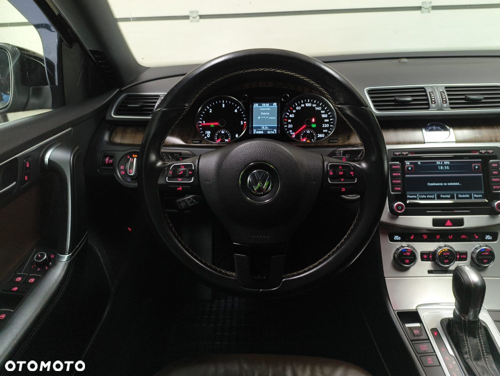 Volkswagen Passat 2.0 TDI DPF Comfortline DSG - 24