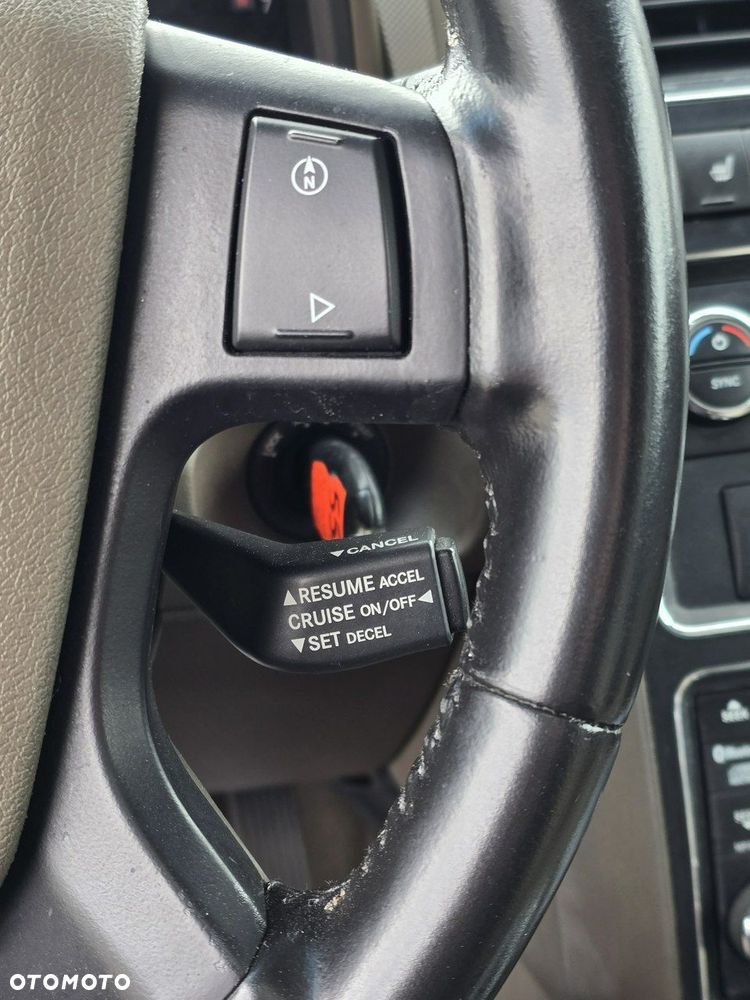 Dodge Journey - 32