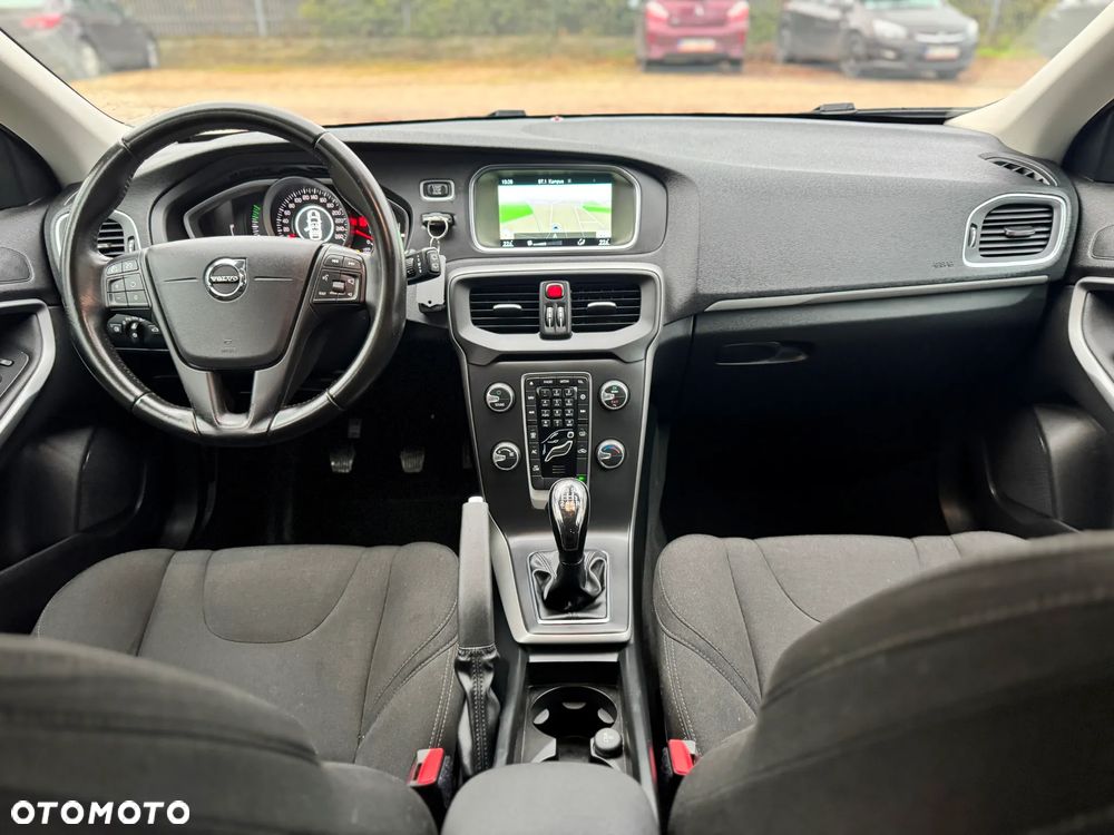 Volvo V40 D2 Momentum - 32