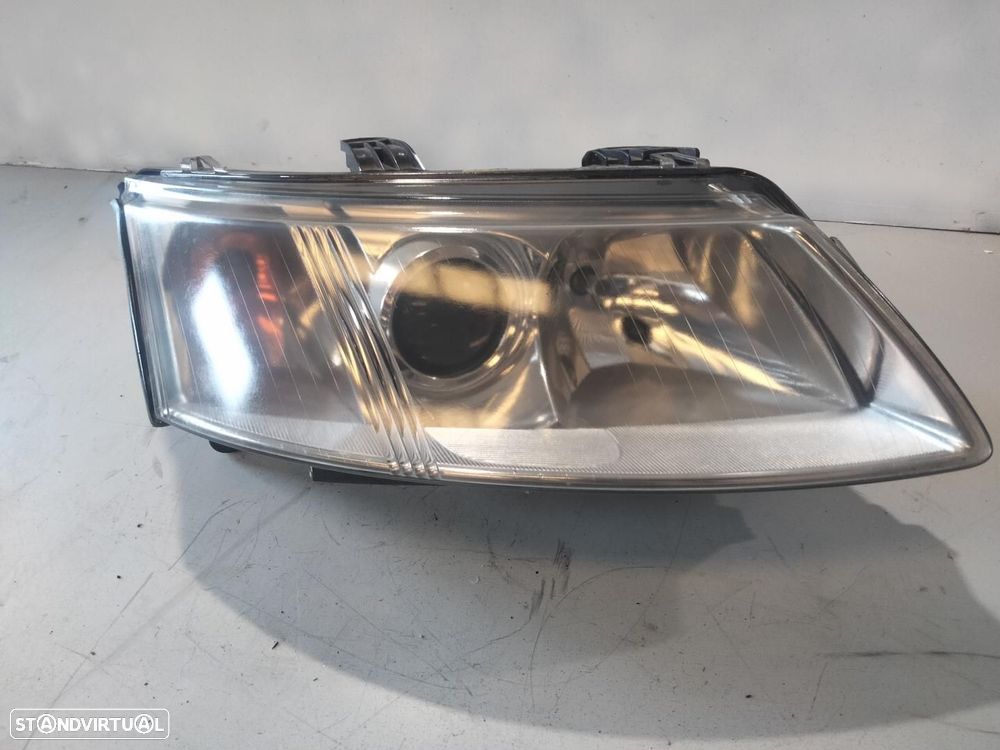 FAROL DIREITO SAAB 9-3 BERLINA - 1