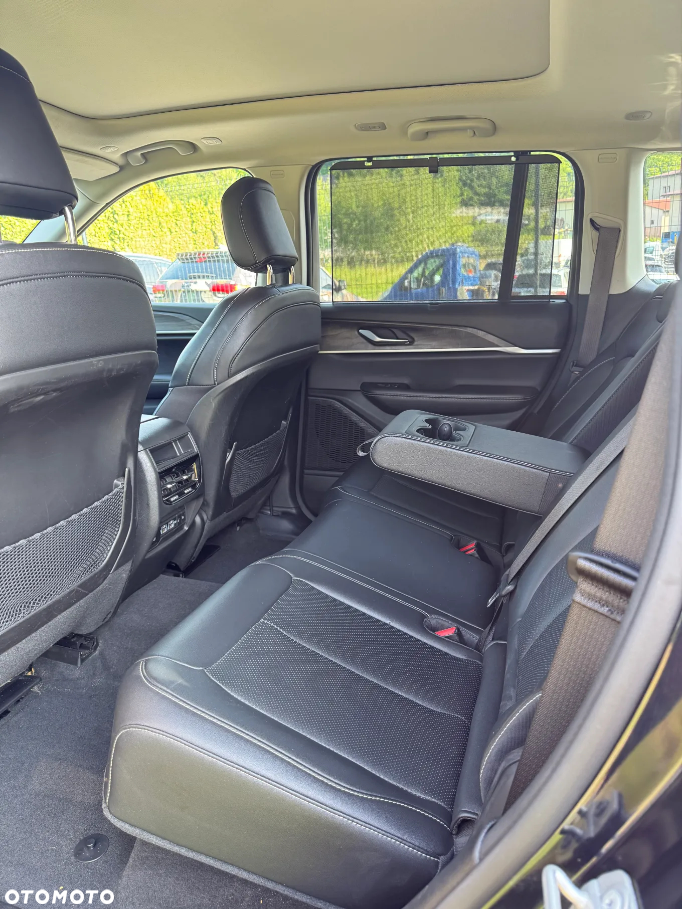 Jeep Grand Cherokee - 14