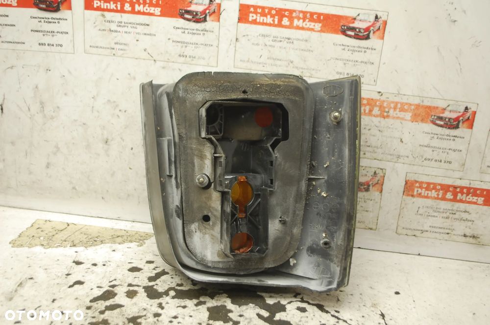 LAMPA PRAWY TYŁ TYLNA PRAWA IN PRO VW PASSAT B5 KOMBI - 2