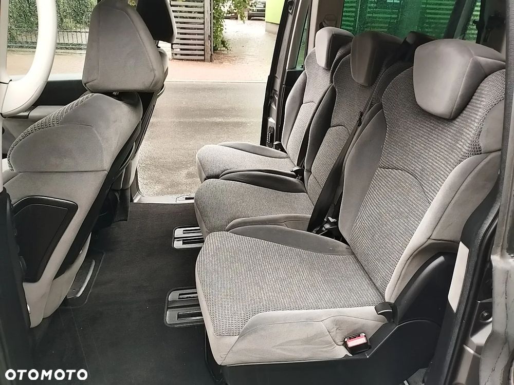 Peugeot 807 HDi 135 Premium - 11