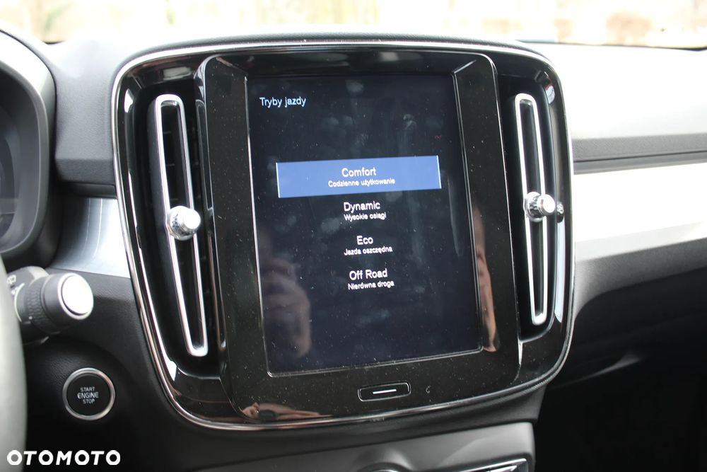 Volvo XC 40 D3 Momentum Pro - 33