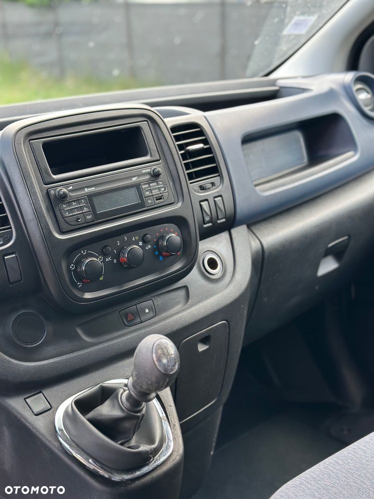 Opel Vivaro - 12